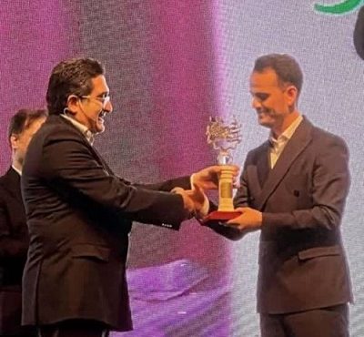 جوان نخبه طایفه سترگ شاه حسینی ایل بهمئی صادر کننده برتر کشور شد جوان نخبه طایفه سترگ شاه حسینی ایل بهمئی صادر کننده برتر کشور شد