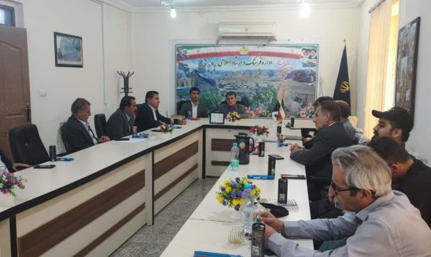 تجلیل از فرهنگیان هنرمند بهمئی/نقد منصفانه را با جان و دل می پذیرم