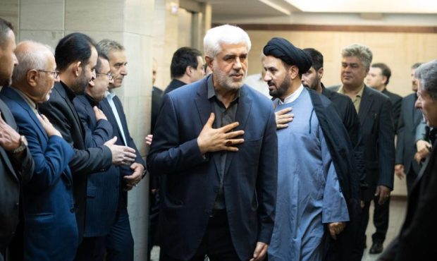 سخنرانی دکتر شجاعپوریان در مراسم ترحیم فرزند شایسته ایل سترگ بهمئی مهندس نیکبخت /۴۵ دقیقه در صف ترحیم یعنی محبوبیت و مردم داری