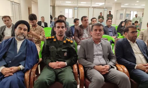 حاشیه و متن  افتتاح ساختمان تامین اجتماعی بهمئی/واکنش فرماندار بهمئی نسبت به عدم چاپ عکس دکتر پزشکیان حاشیه و متن  افتتاح ساختمان تامین اجتماعی بهمئی/واکنش فرماندار بهمئی نسبت به عدم چاپ عکس دکتر پزشکیان